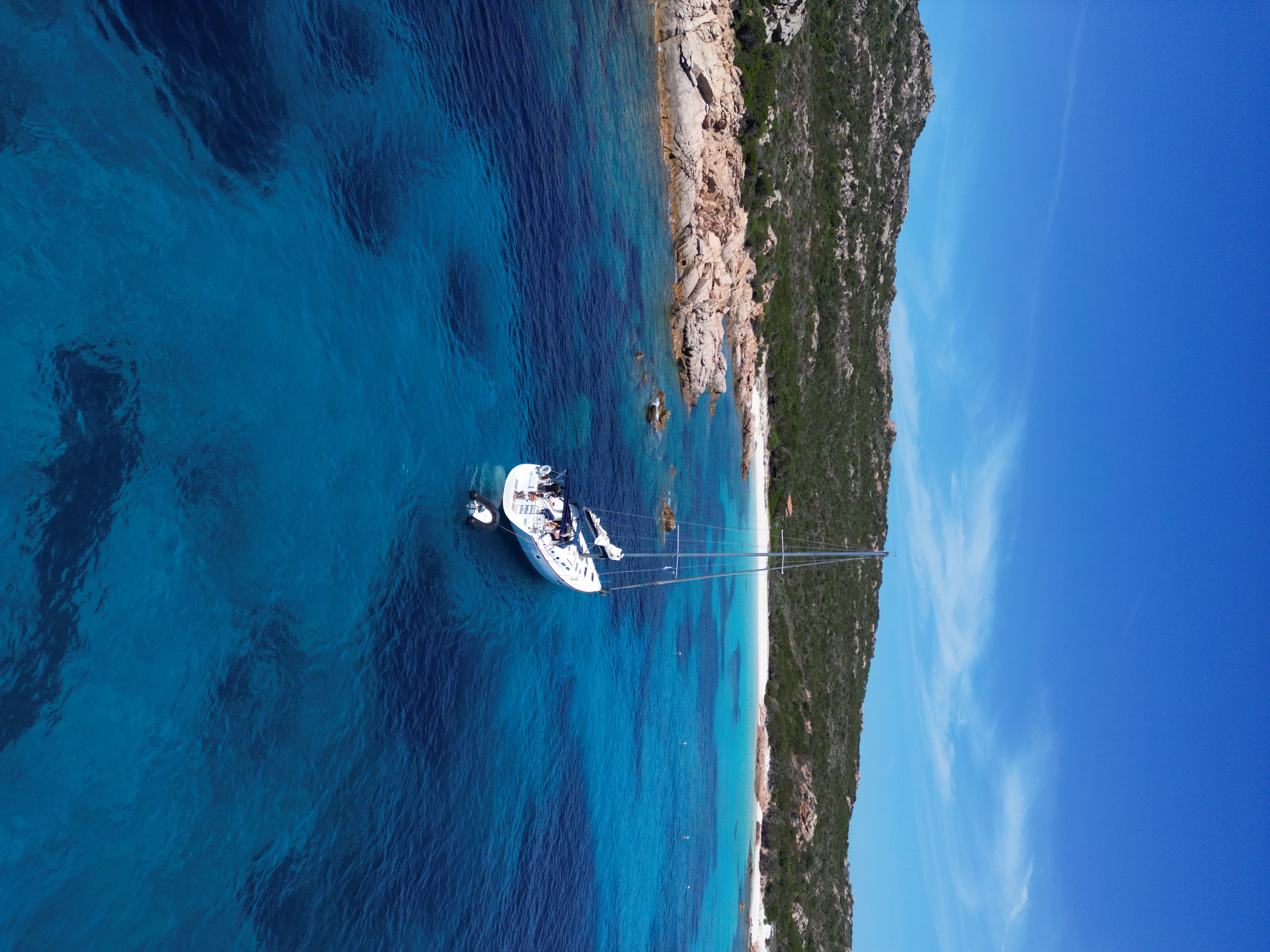 sardinia-daily-charter-tour-barca-vela-la-maddalena